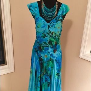 🌸🌼🌺 Stunning Stretch Dress